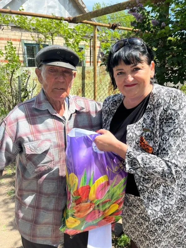 Поздравление ветеранов с Днём Победы