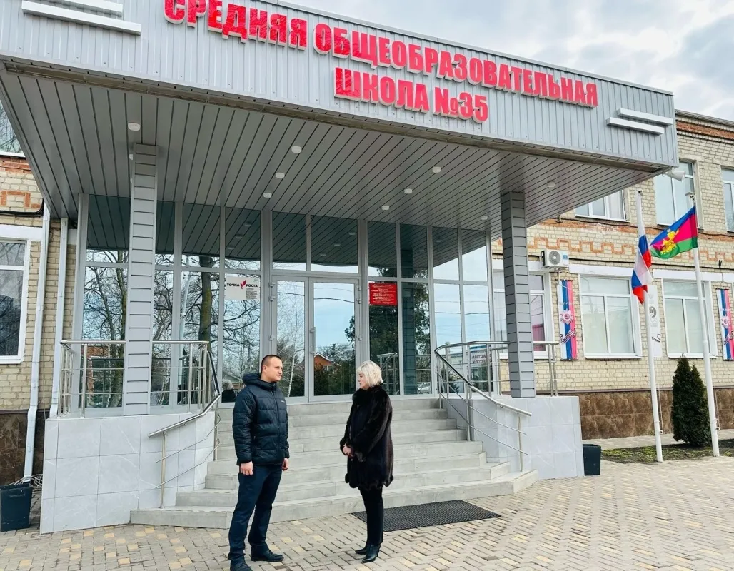 Исполняющий обязанности главы Новотитаровского сельского поселения Семен Васильченко посетил МАОУ МО Динской район "СОШ №35"
