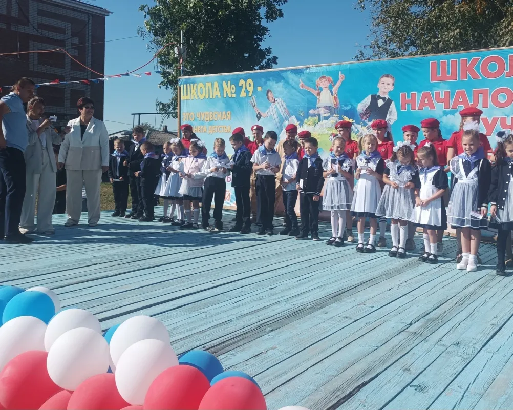 На избирательных участках царит атмосфера праздника