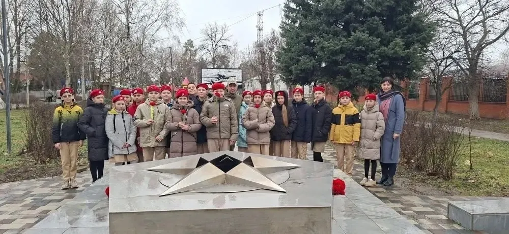 Обучающиеся школы №29 приняли участие в важном памятном мероприятии, приуроченном ко Дню защитника Отечества